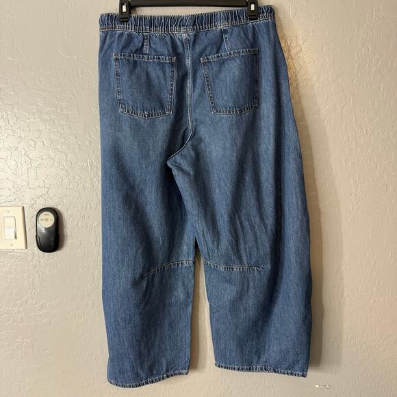 Old Navy High Waisted Pull On Barrel Jeans, Medium Wash, L, 789110 - Picture 2 of 6